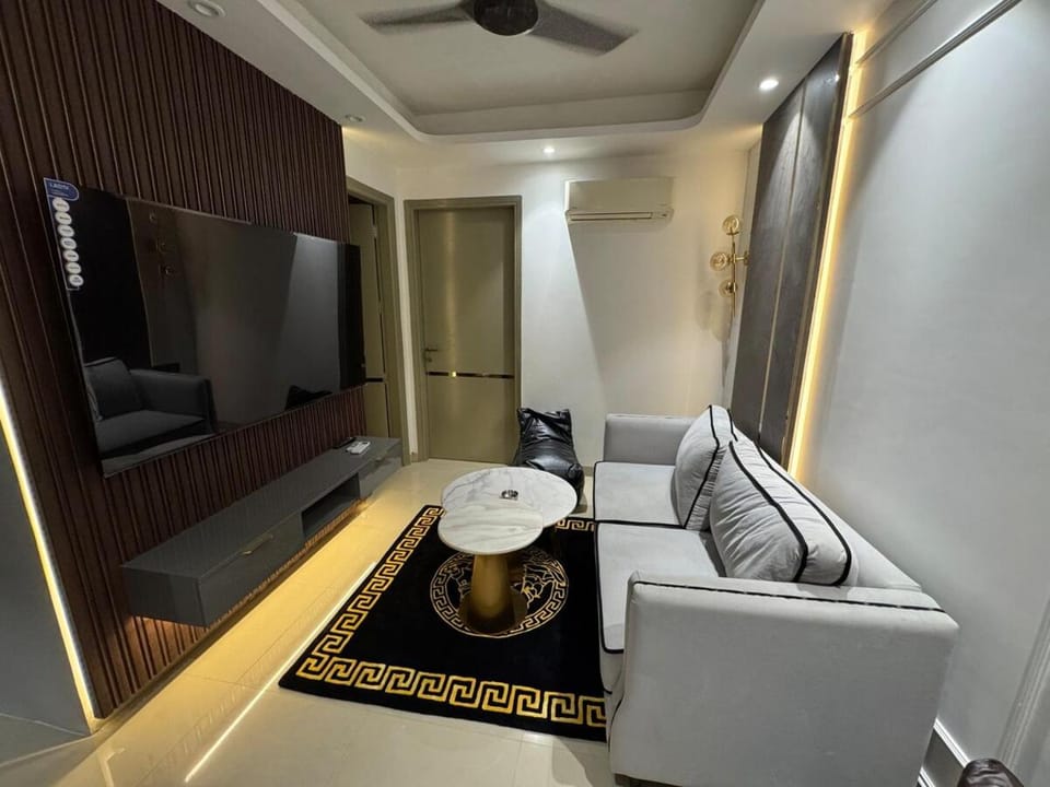 Artisan Abode406 Luxury Studio in Saket Apartment in New Delhi