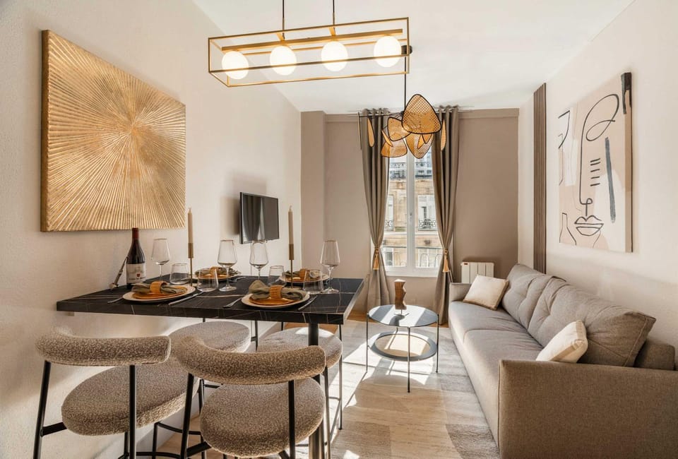 Property building, TV and multimedia, Living room, Seating area, Dining area