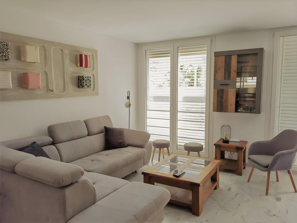 Property building, Living room