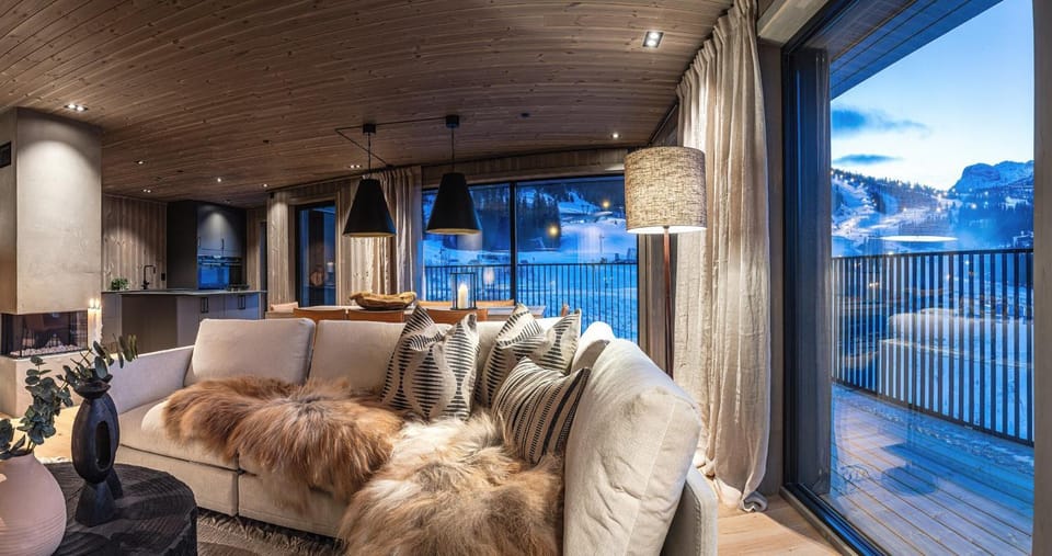View (from property/room), Balcony/Terrace, Living room, Seating area