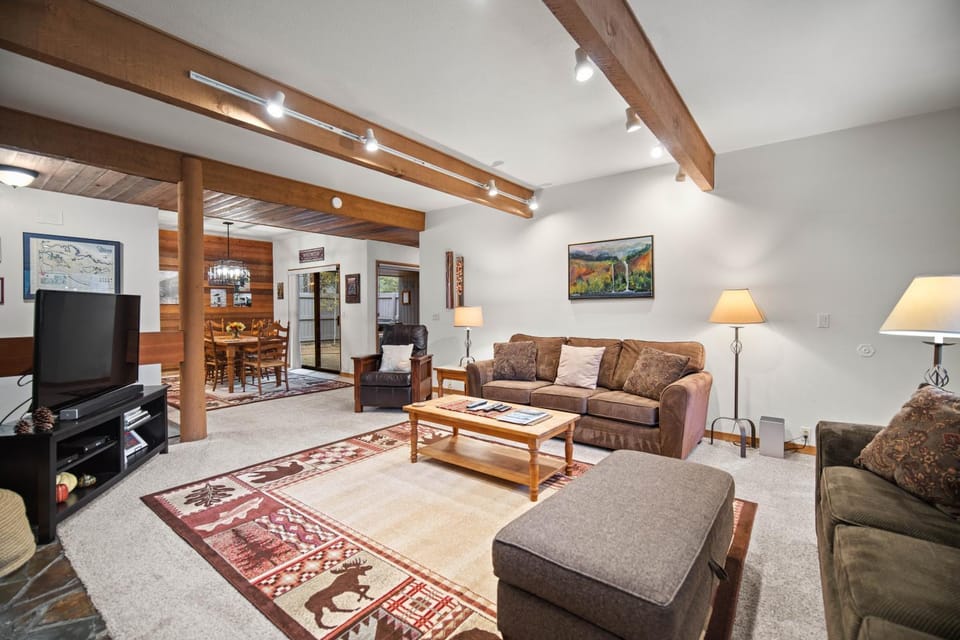 19 Meadow House Apartment in Sunriver