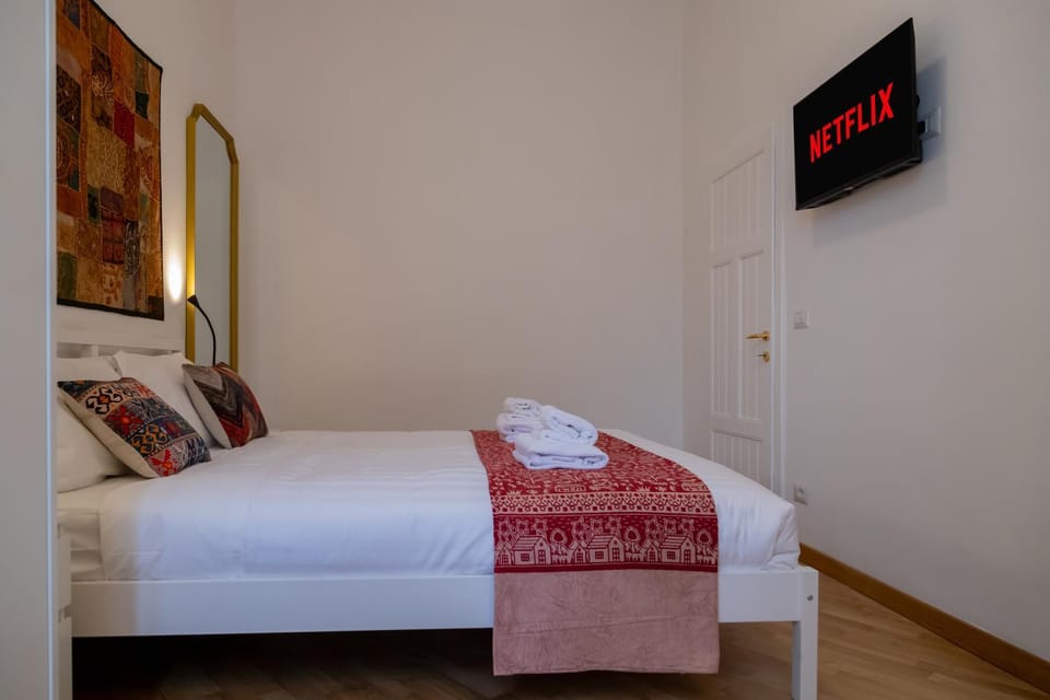 TV and multimedia, Photo of the whole room, Bedroom, towels