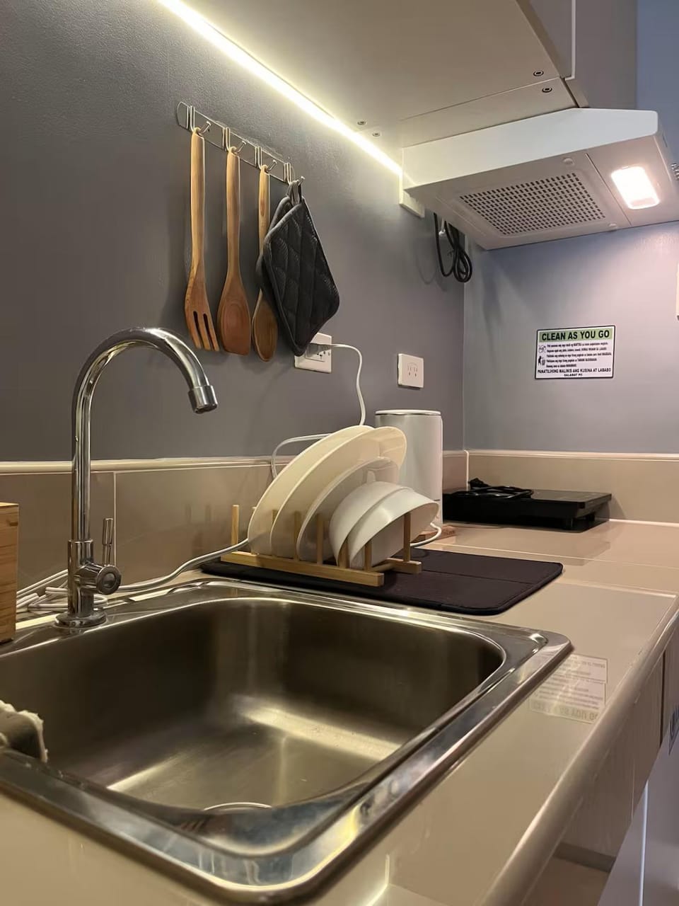 The Pad at Trees Residences Apartment hotel in Quezon City