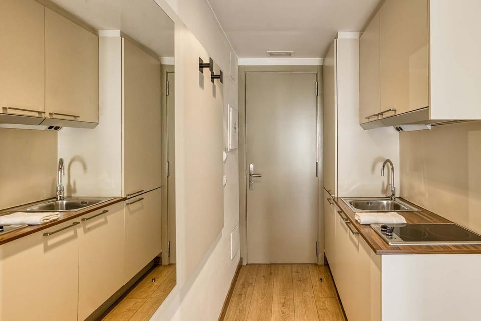 Aparthotel 1904 Apartment hotel in Figueres