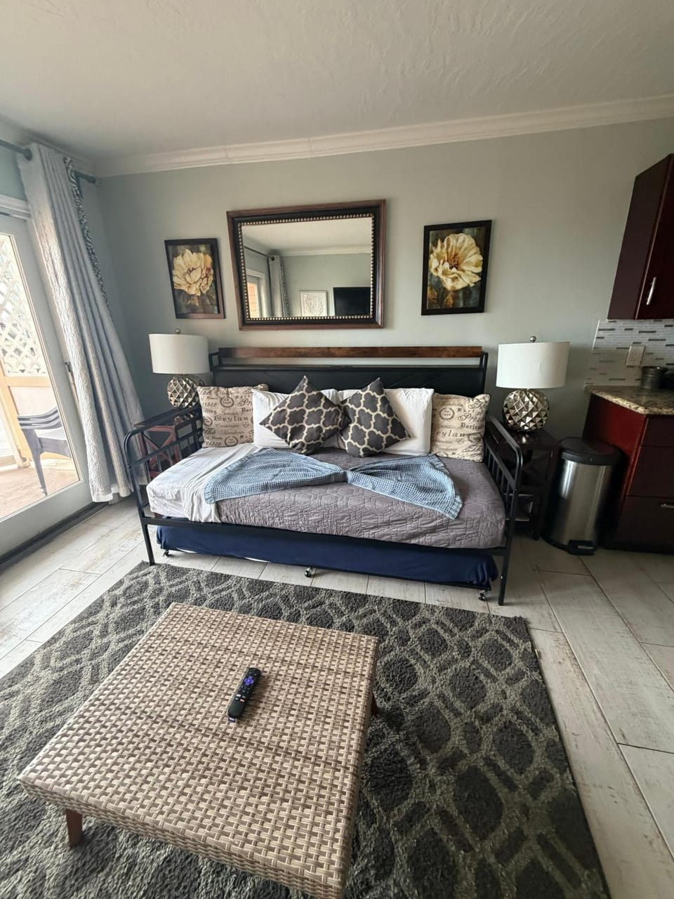 Bed, Kitchen or kitchenette, Photo of the whole room, Seating area