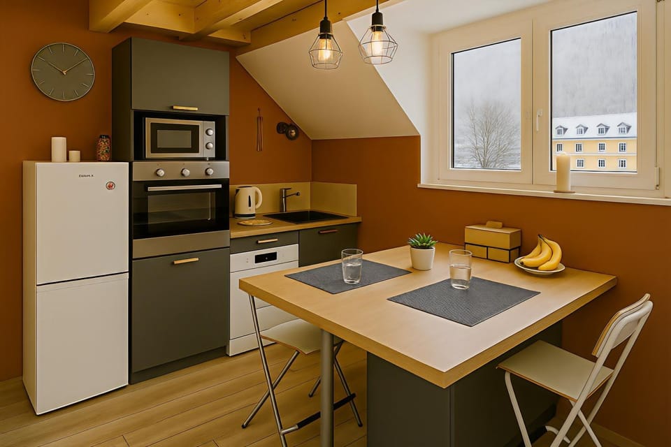 Property building, Kitchen or kitchenette, dishwasher, oven, stove, toaster