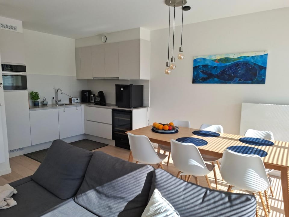 Kitchen or kitchenette, dishwasher, microwave, oven, kitchen