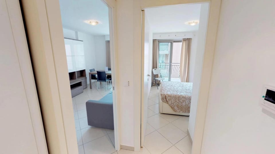 31WB - Beau 2P 4è étage avec parking en sous-sol Apartment in Menton