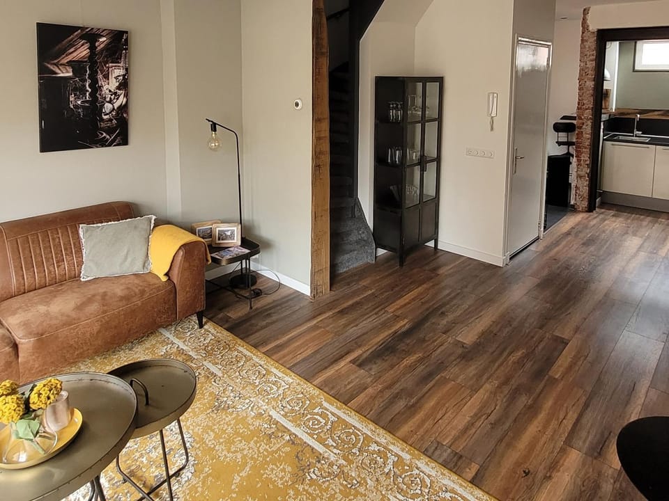 Kitchen or kitchenette, Living room, Seating area