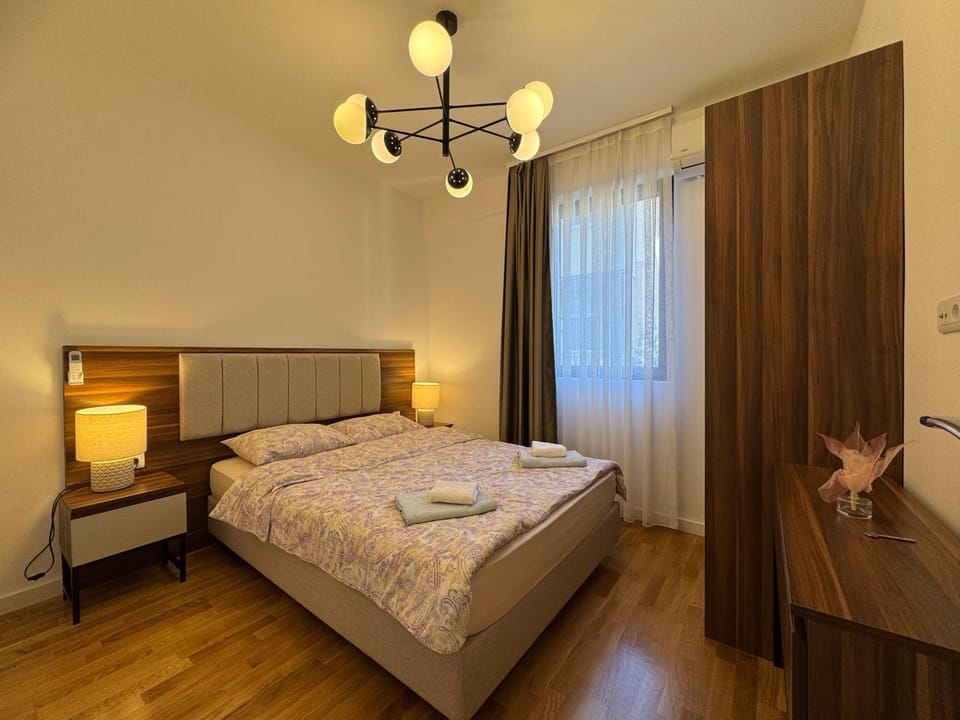 Bed, Photo of the whole room, Bedroom, hair dresser, wardrobe