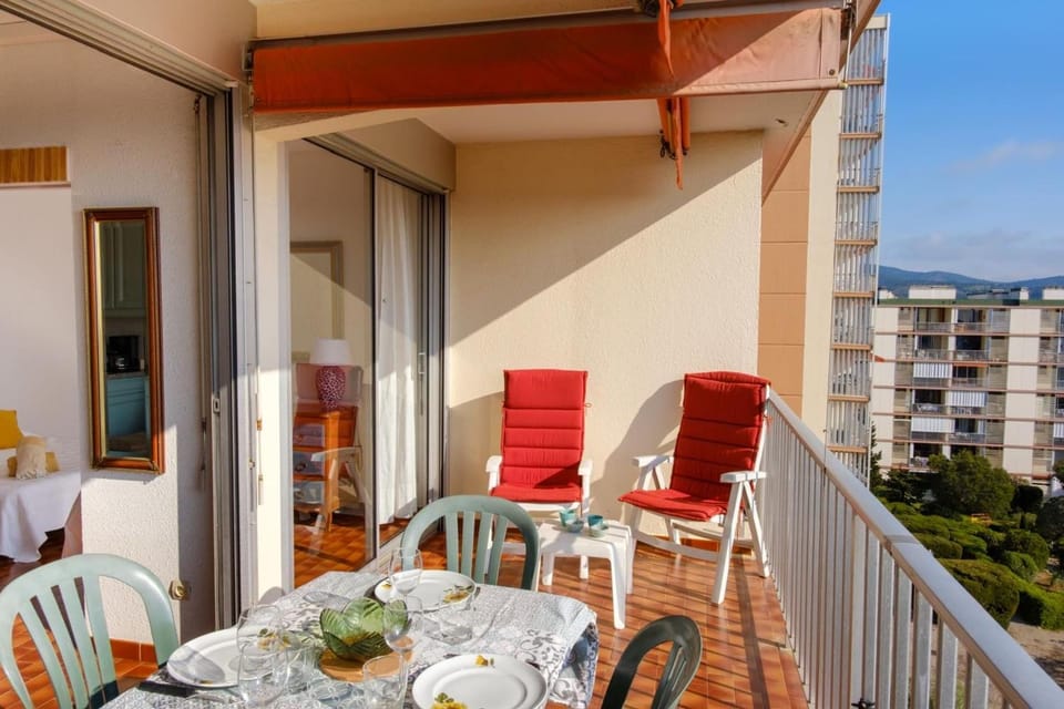 Apt in Sainte-Maxime swimming pool and tennis Chalet in Sainte-Maxime
