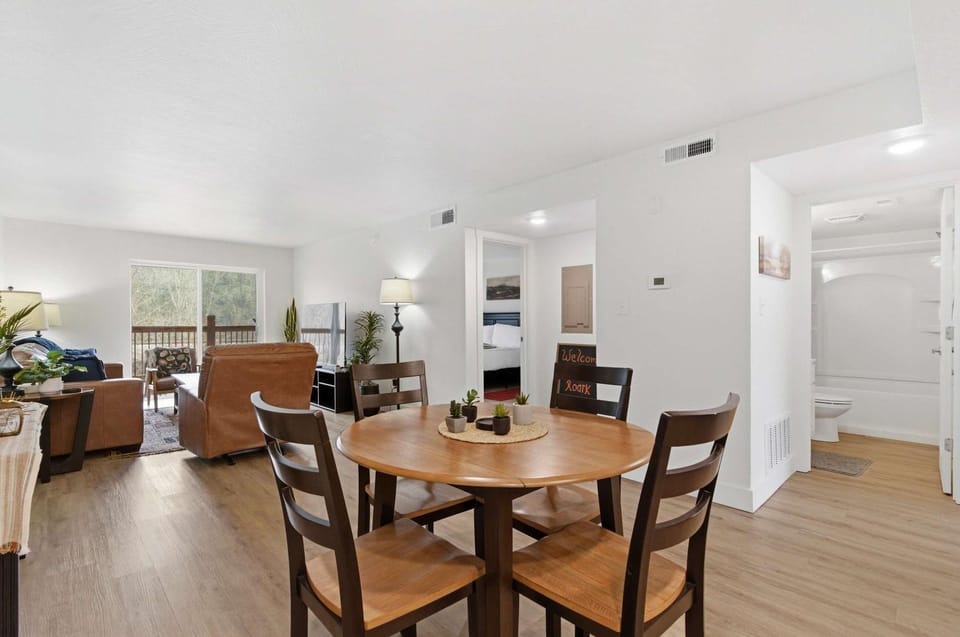 Serene Creek Condo Pool & Gym House in Branson