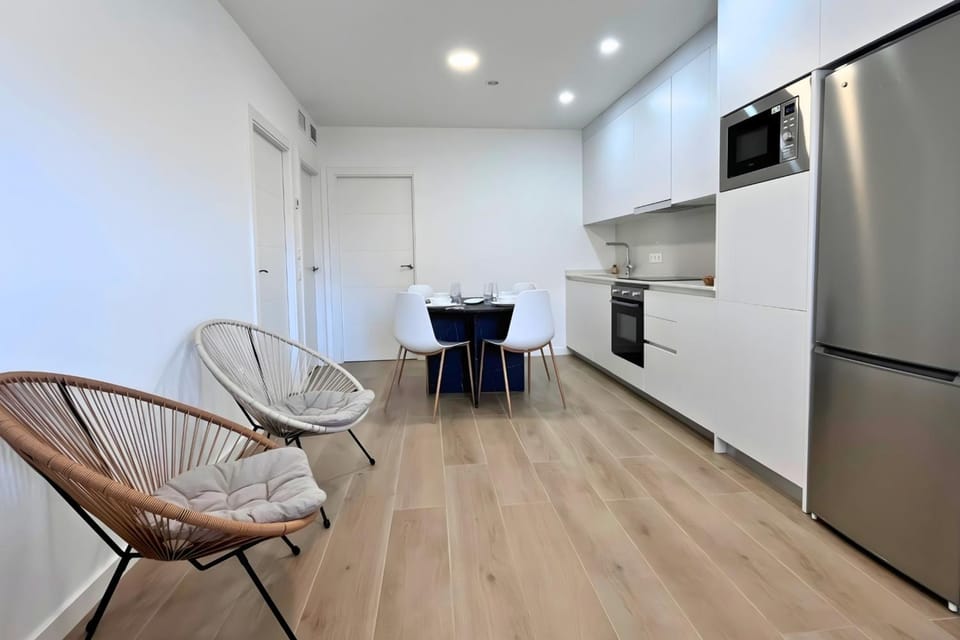 Kitchen or kitchenette, Living room, Dining area, oven, stove