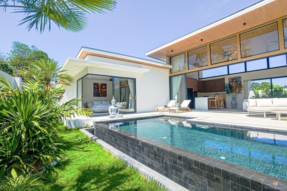 Property building, Day, Garden, Garden view, Pool view, Swimming pool, sunbed