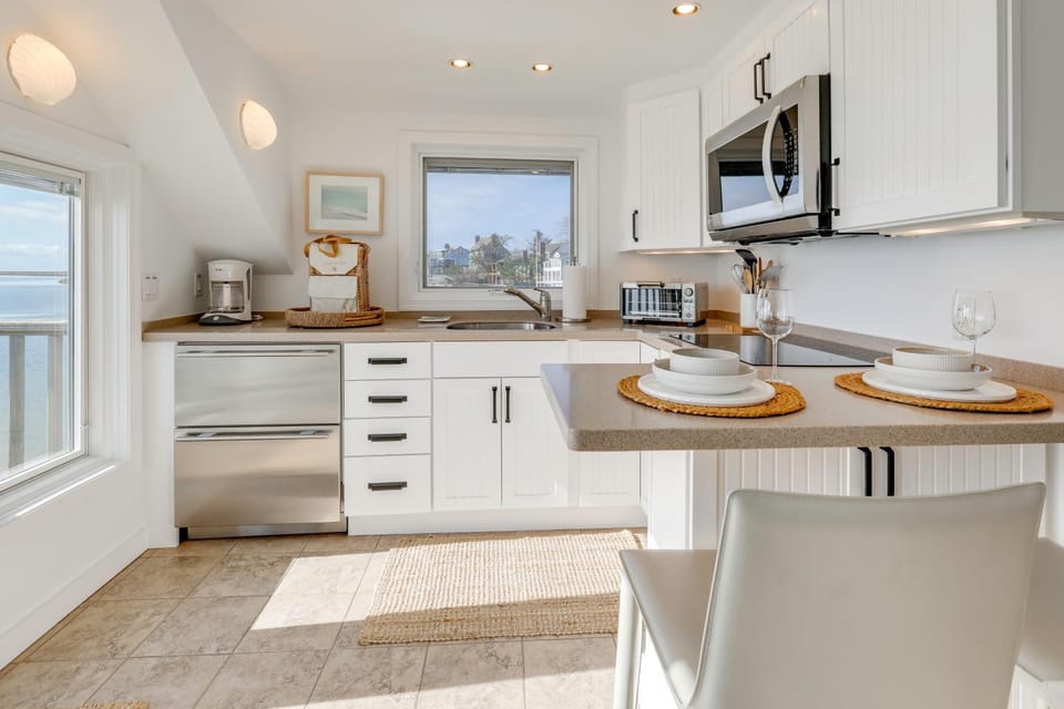 Spectacular Views! Oceanfront Unit in Provincetown House in Provincetown