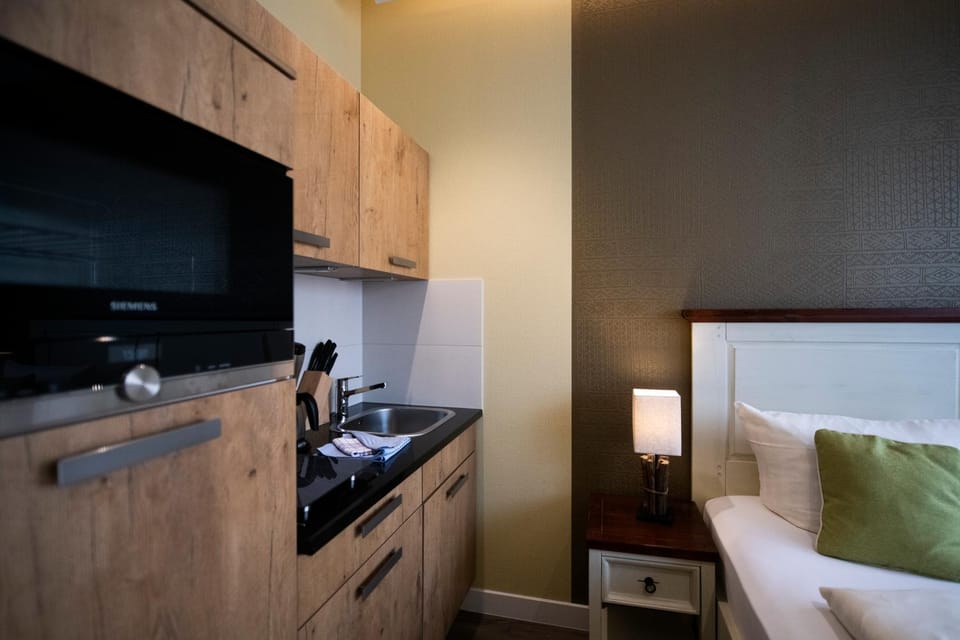 Photo of the whole room, Decorative detail