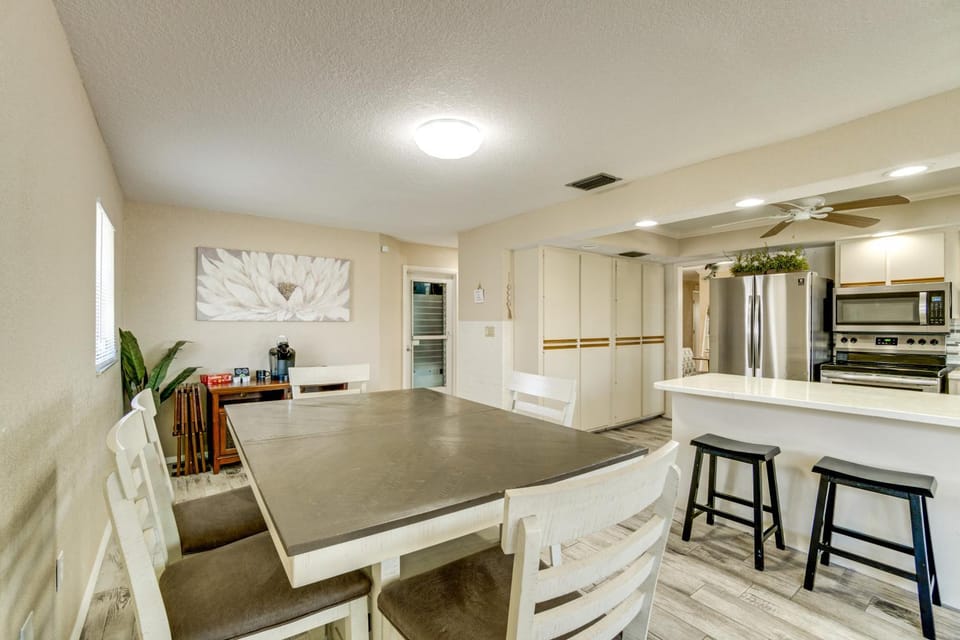 Boat Slip & Pool: Port Charlotte Waterfront Oasis House in Port Charlotte