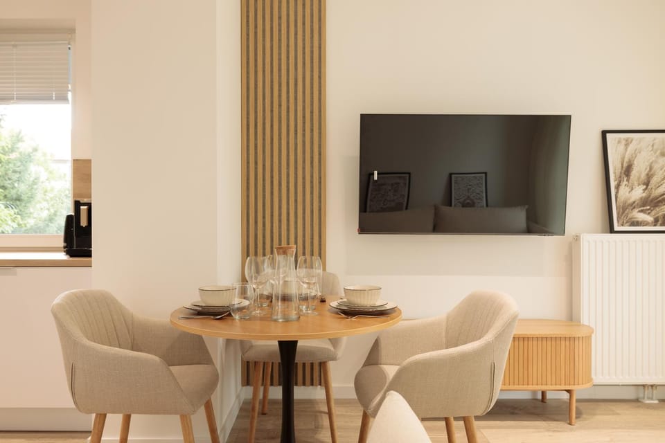 Sky Garden apartament z prywatnym ogrodem i tarasem, oddzielna sypialnia, pokój dzienny z aneksem kuchennym, Blisko plaży Apartment in Miedzyzdroje
