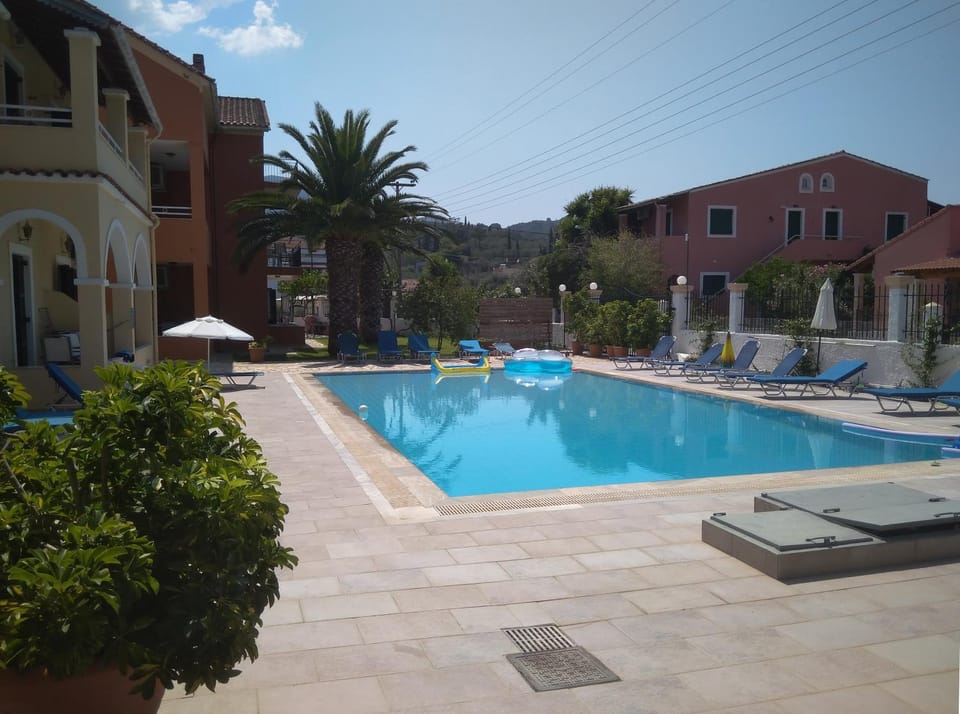 Swimming pool, Swimming pool