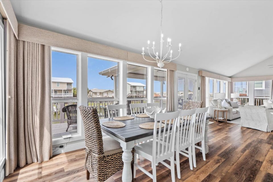 Day, Living room, Dining area, furniture