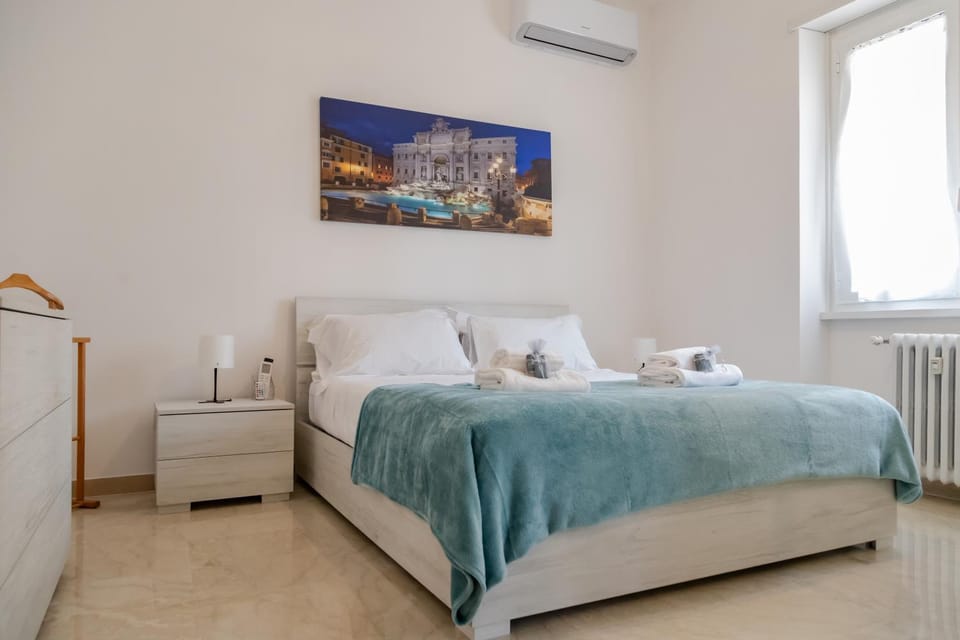 Bed, Photo of the whole room, Bedroom, air conditioner