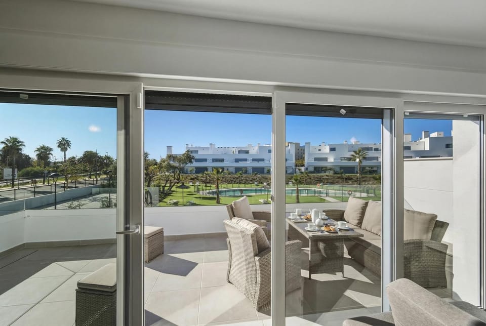 3024 Bright apartment with terrace and pool Apartment in Costa del Sol