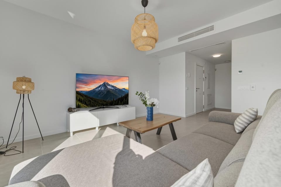3024 Bright apartment with terrace and pool Apartment in Costa del Sol