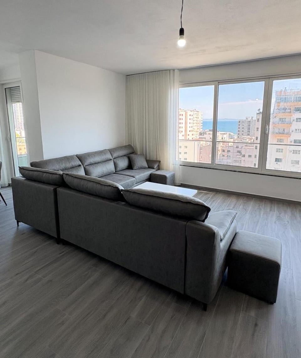 Bed, Living room, Photo of the whole room, Seating area, Bedroom