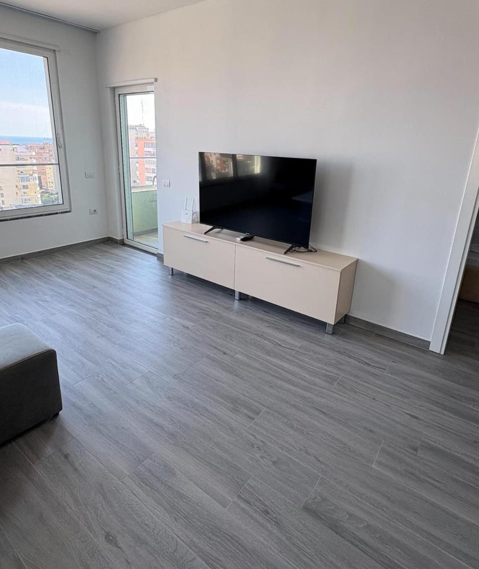 Communal lounge/ TV room, TV and multimedia, Living room, Seating area, Evening entertainment