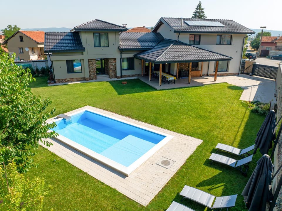 Garden, Swimming pool