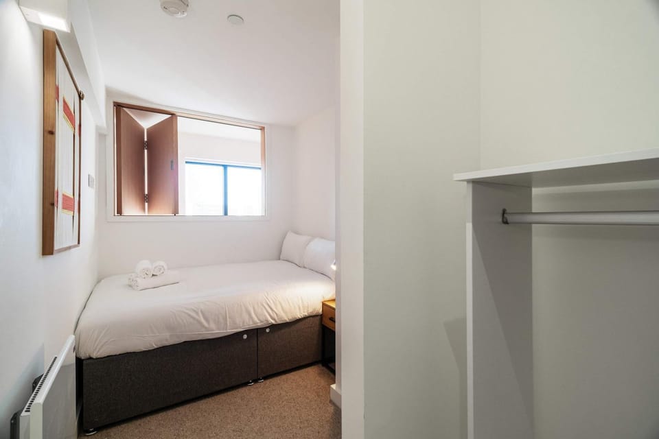 Stunning 2 BED Manchester Apartment w City Views Apartment in Salford