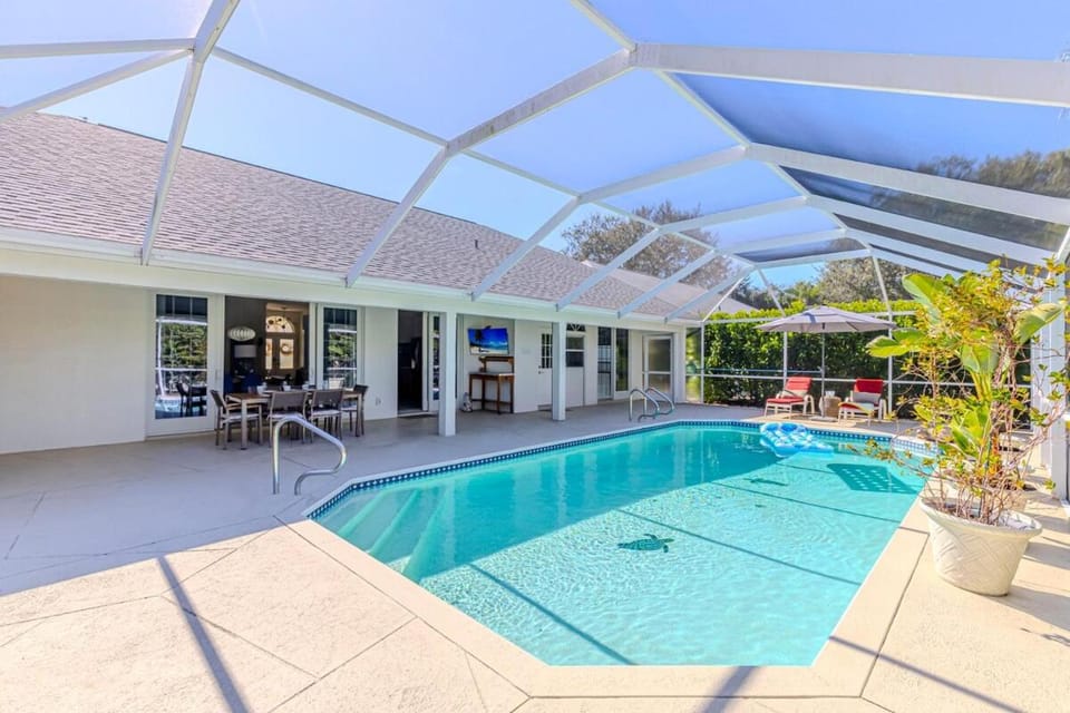 Balcony/Terrace, Swimming pool
