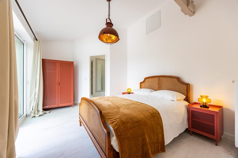 Living room, Bedroom