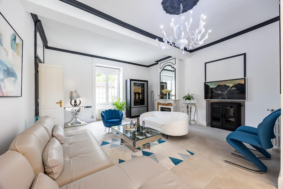 Property building, Living room