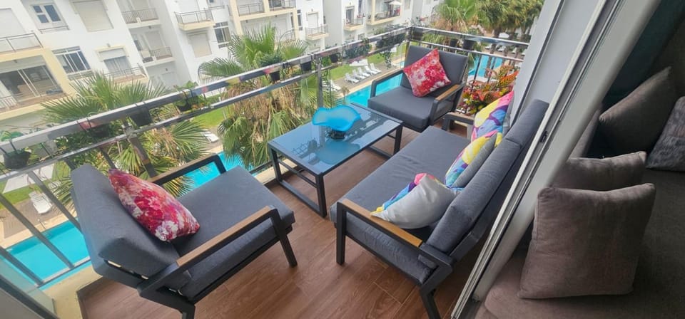 Spacious 2BR Apartment with Stunning Pool View & Secure Access Apartment in Bouznika