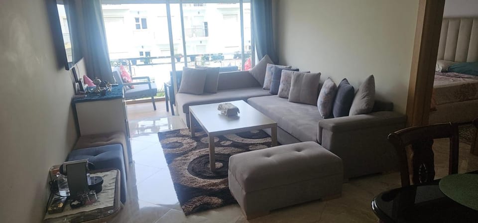 Spacious 2BR Apartment with Stunning Pool View & Secure Access Apartment in Bouznika