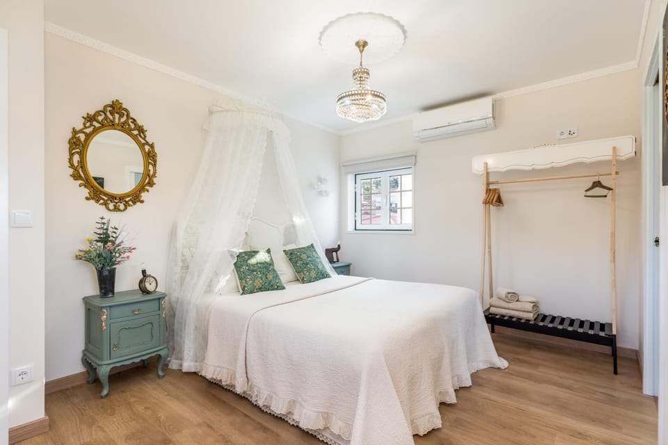 Bed, Photo of the whole room, Bedroom, towels, air conditioner
