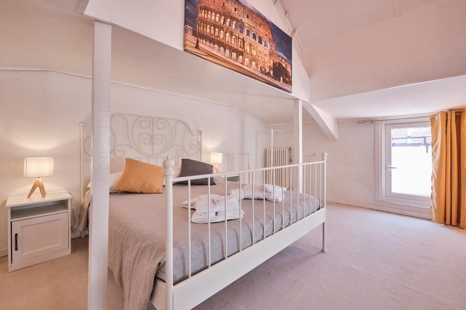 Bed, Bedroom