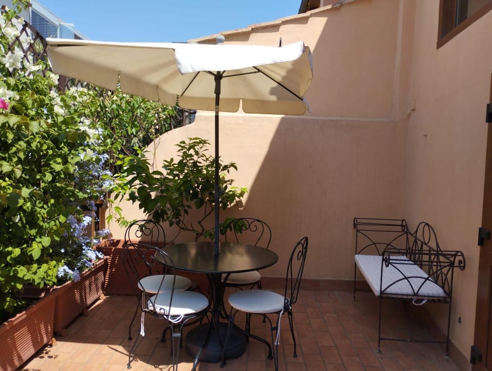 Patio, Spring, Day, Balcony/Terrace, Dining area