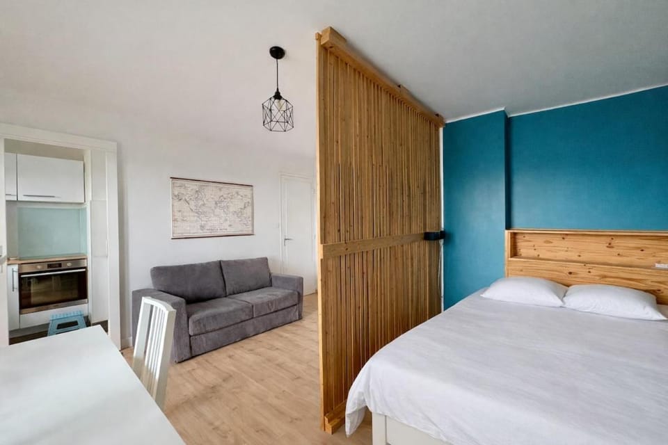 Studio moderne avec loggia, vue dégagée Apartment in Fréjus
