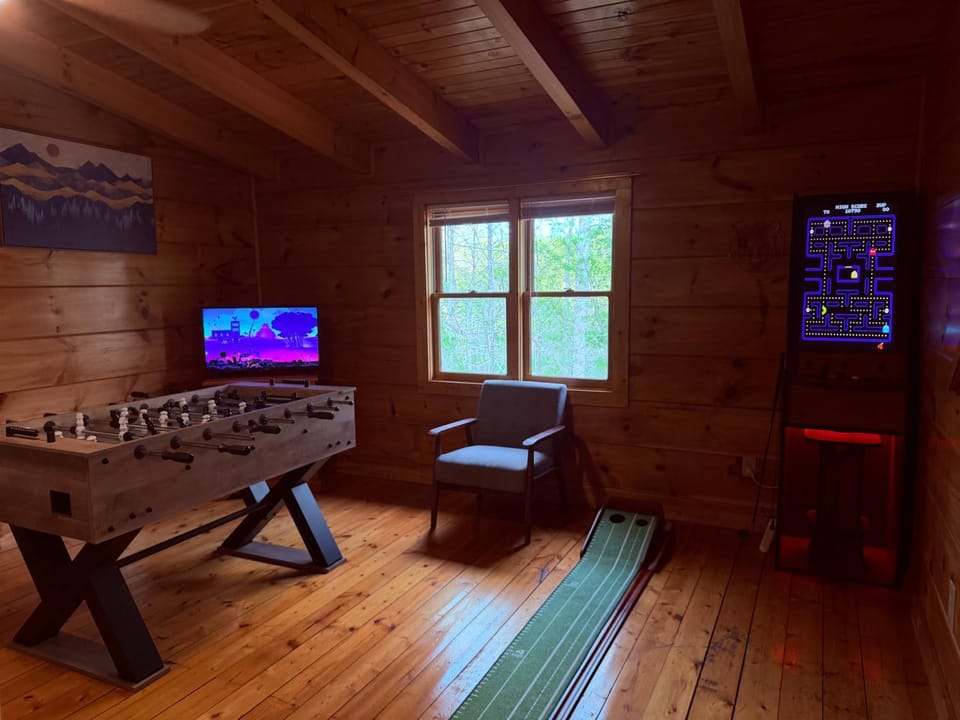 Game Room, Evening entertainment