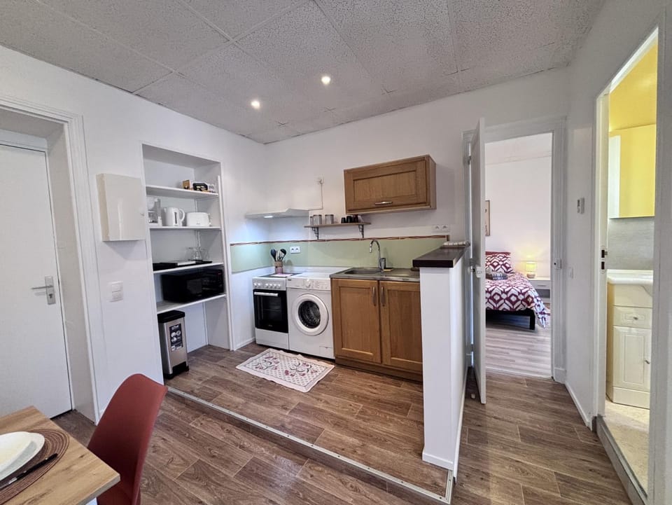 Facade/entrance, Coffee/tea facilities, Dining area, oven, pet friendly, stove, toaster, washing machine, kitchen