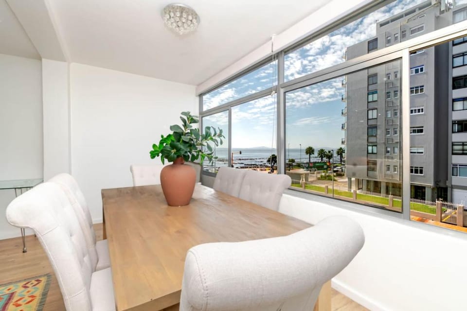 2 Bedroom Apt Pont du Gard Apartment in Cape Town