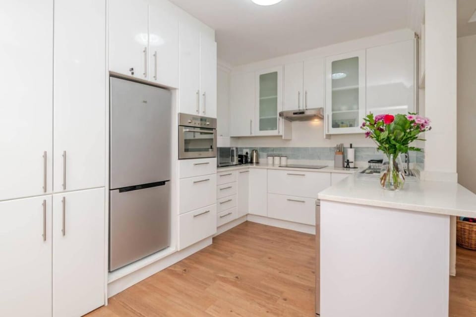 2 Bedroom Apt Pont du Gard Apartment in Cape Town