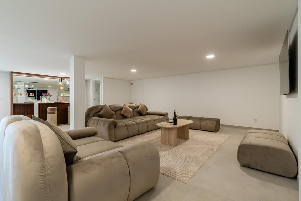 TV and multimedia, Living room, Seating area