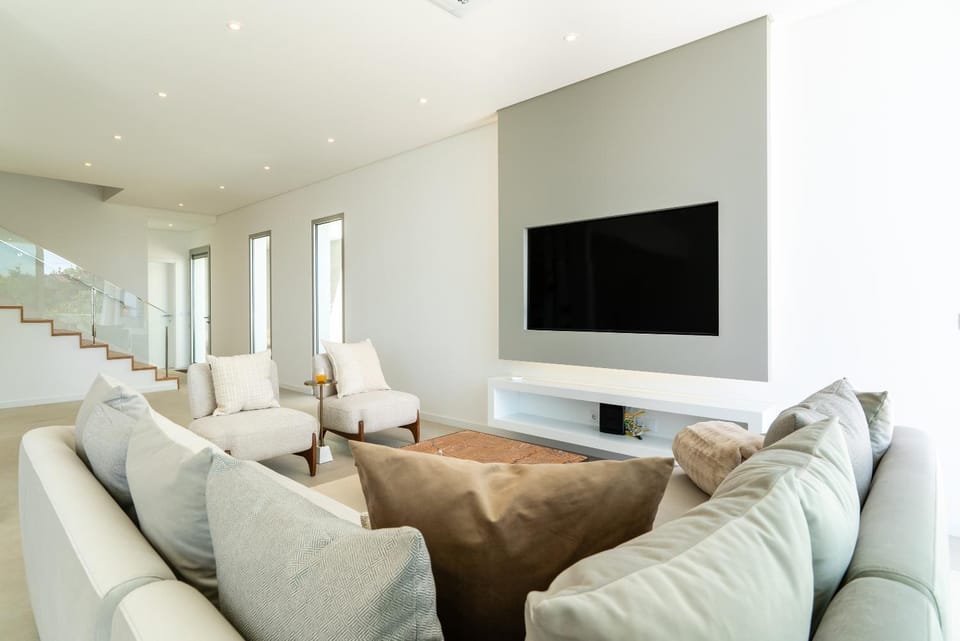 Communal lounge/ TV room, TV and multimedia, Living room, Seating area, Evening entertainment