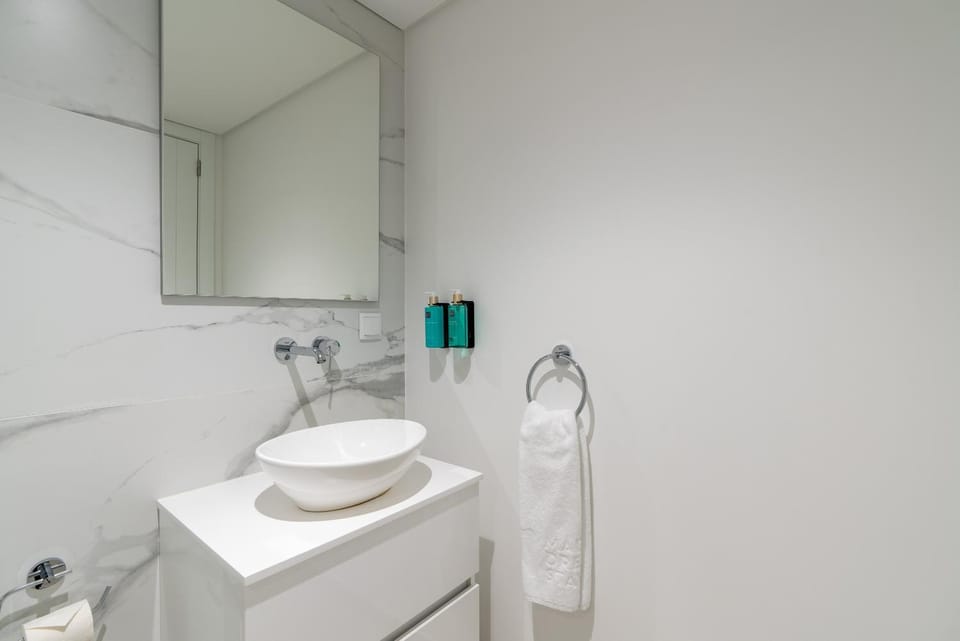 Bathroom, towels
