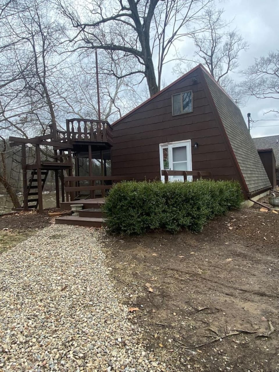 Riverfront - Cozy Loft Cottage House in Zanesville