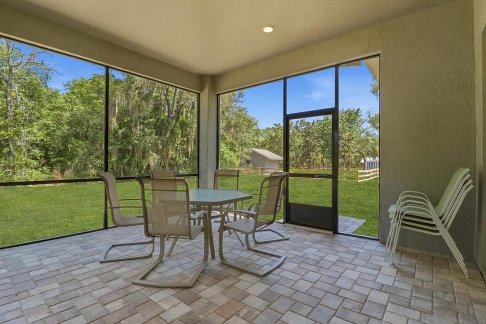 Hernando Home with Screened Lanai, Near Springs House in Lecanto