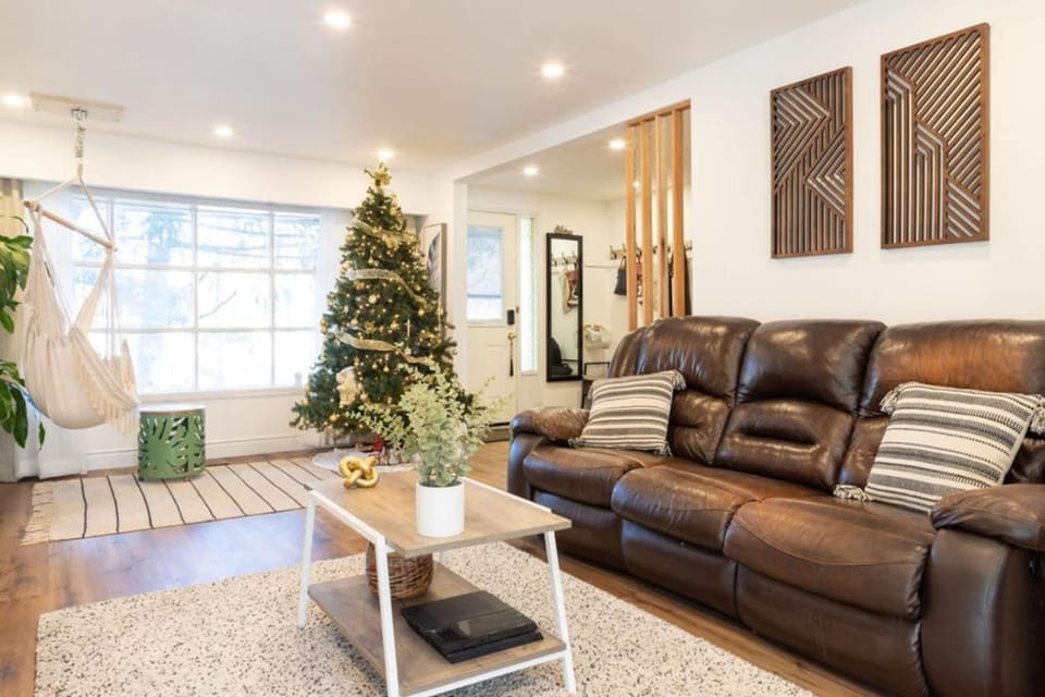 Tropical and Modern Family Duplex) House in Waterloo